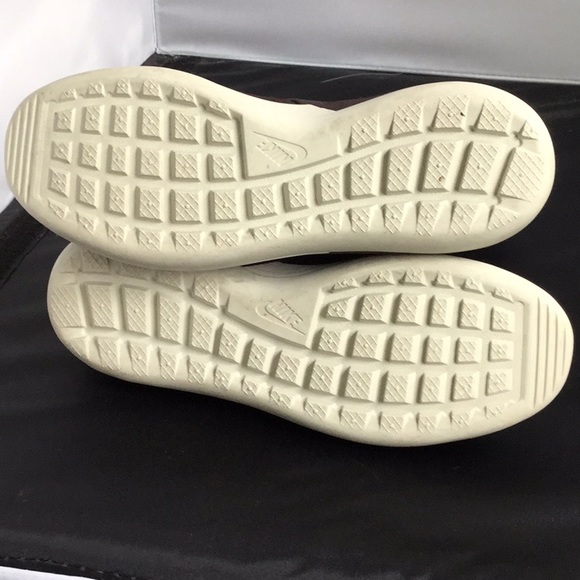 Nike Roche Hi Flyknit Boots 7 - Picture 5 of 5